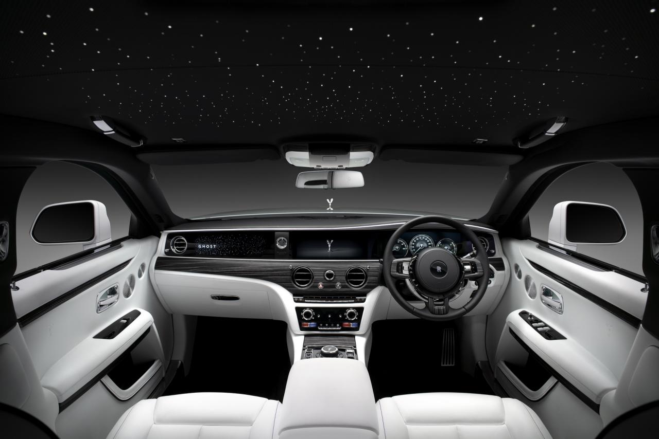 2021-Rolls-ROyce-Ghost-18.jpg