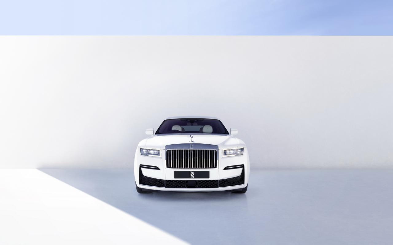 2021-Rolls-ROyce-Ghost-8.jpg