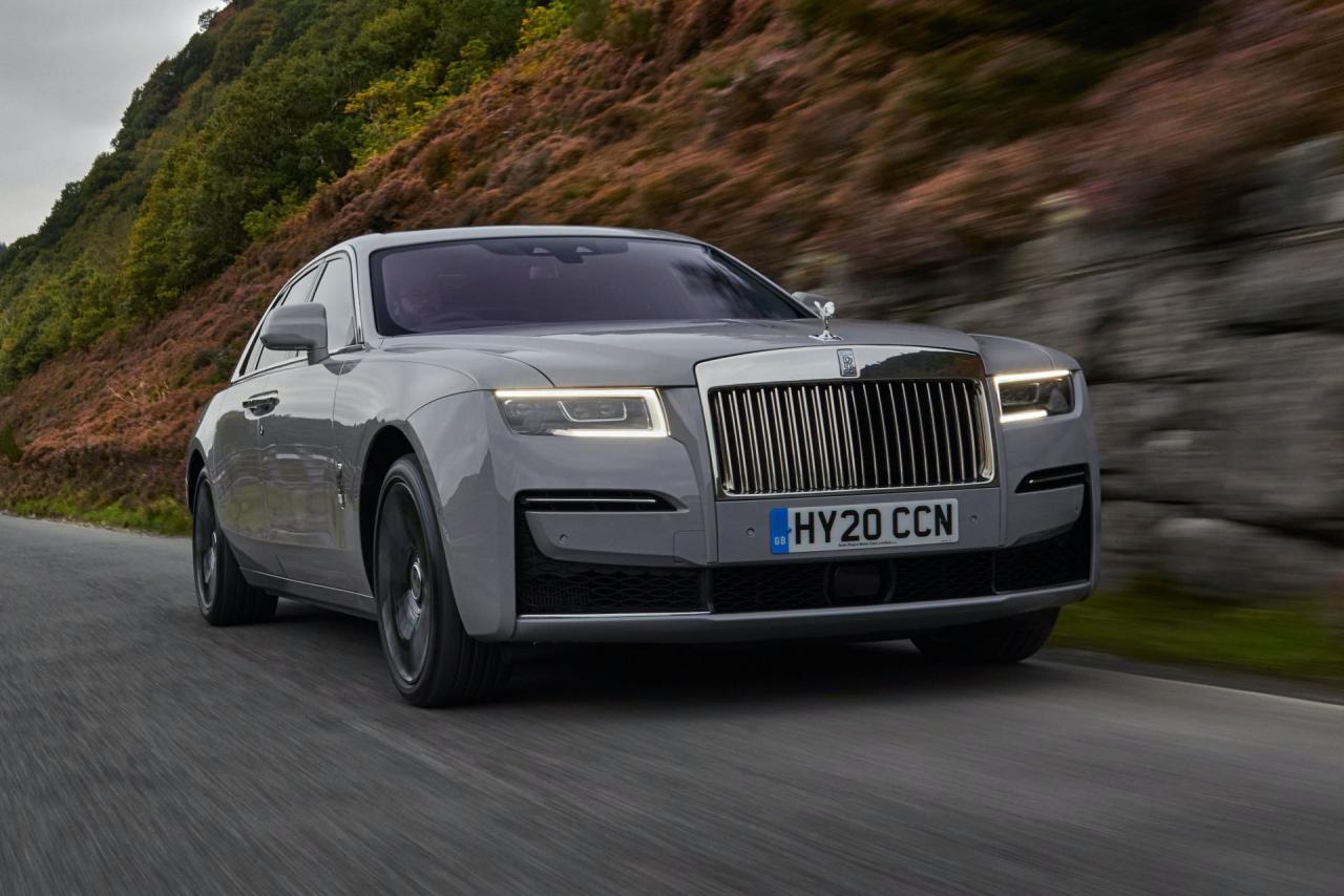 2021-Rolls-Royce-Ghost-UK-spec-11.jpg