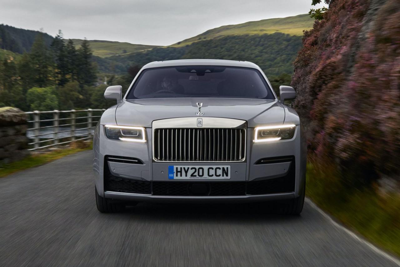 2021-Rolls-Royce-Ghost-UK-spec-13.jpg