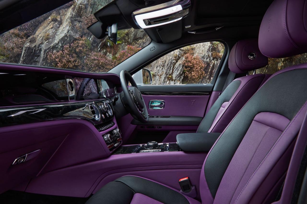 2021-Rolls-Royce-Ghost-UK-spec-18.jpg