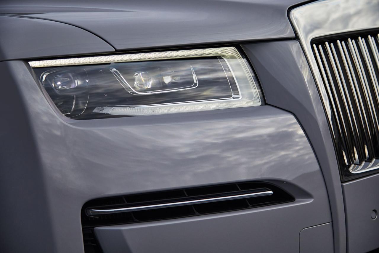 2021-Rolls-Royce-Ghost-UK-spec-4.jpg