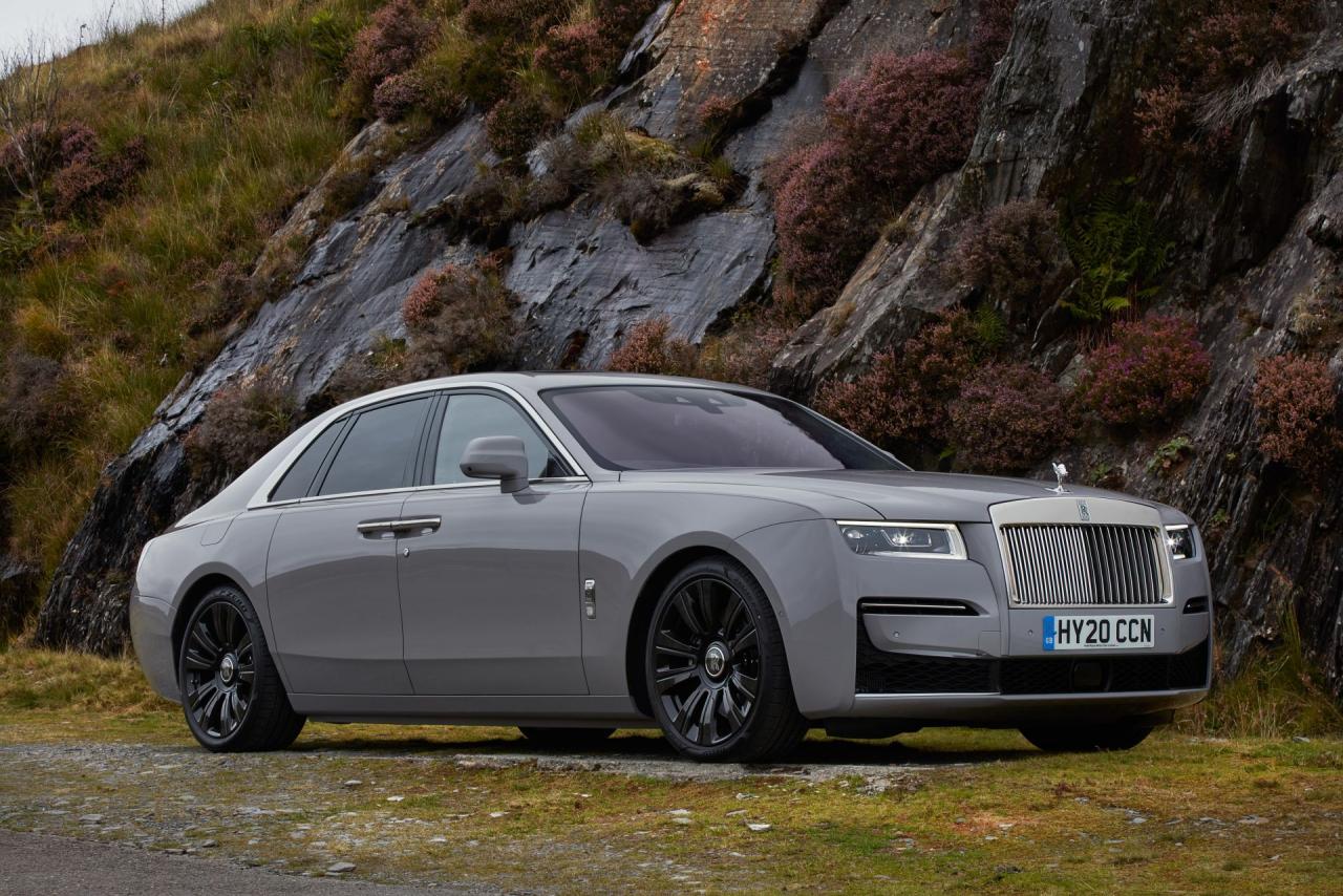 2021-Rolls-Royce-Ghost-UK-spec-5.jpg