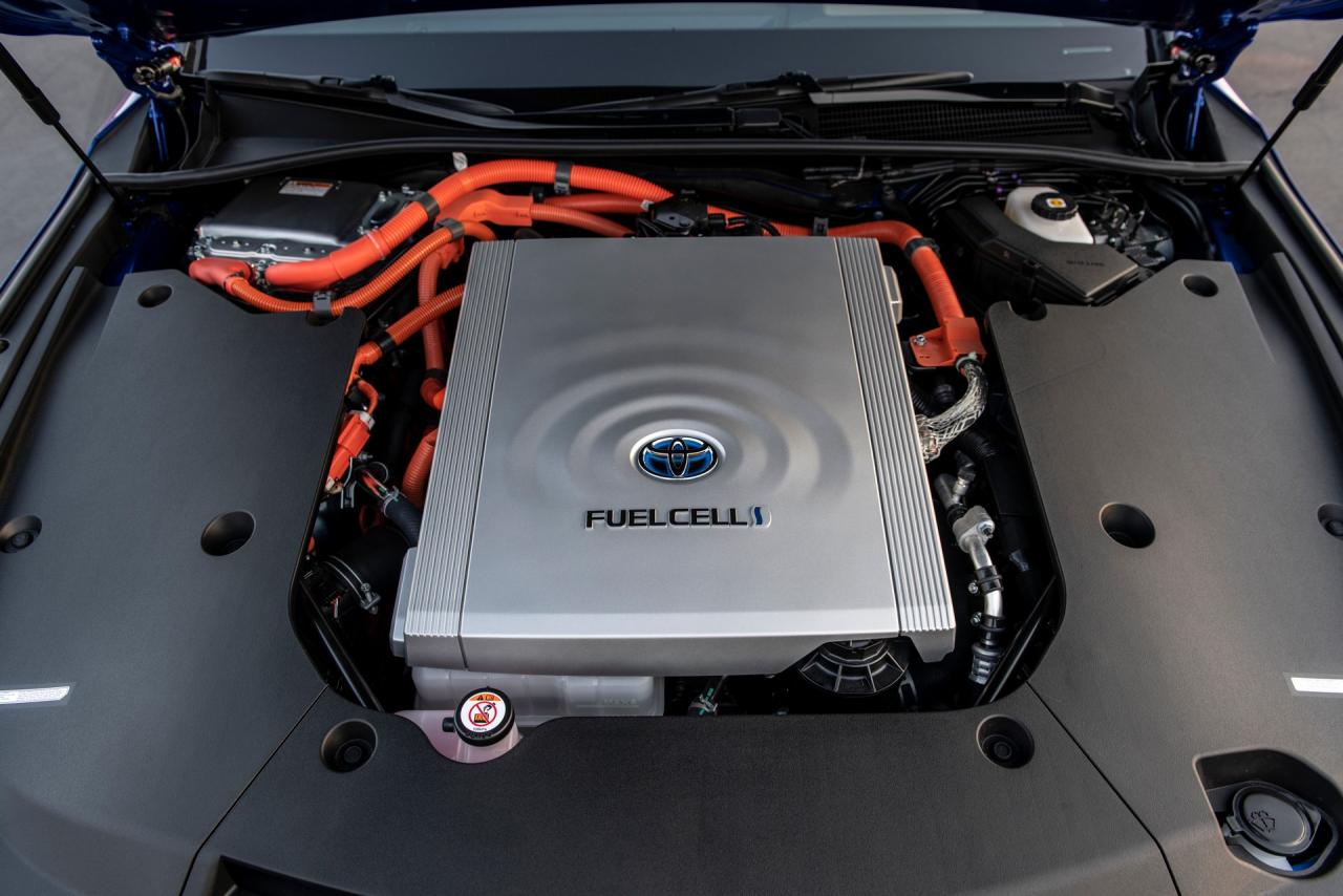 2021-Toyota-Mirai-10.jpg