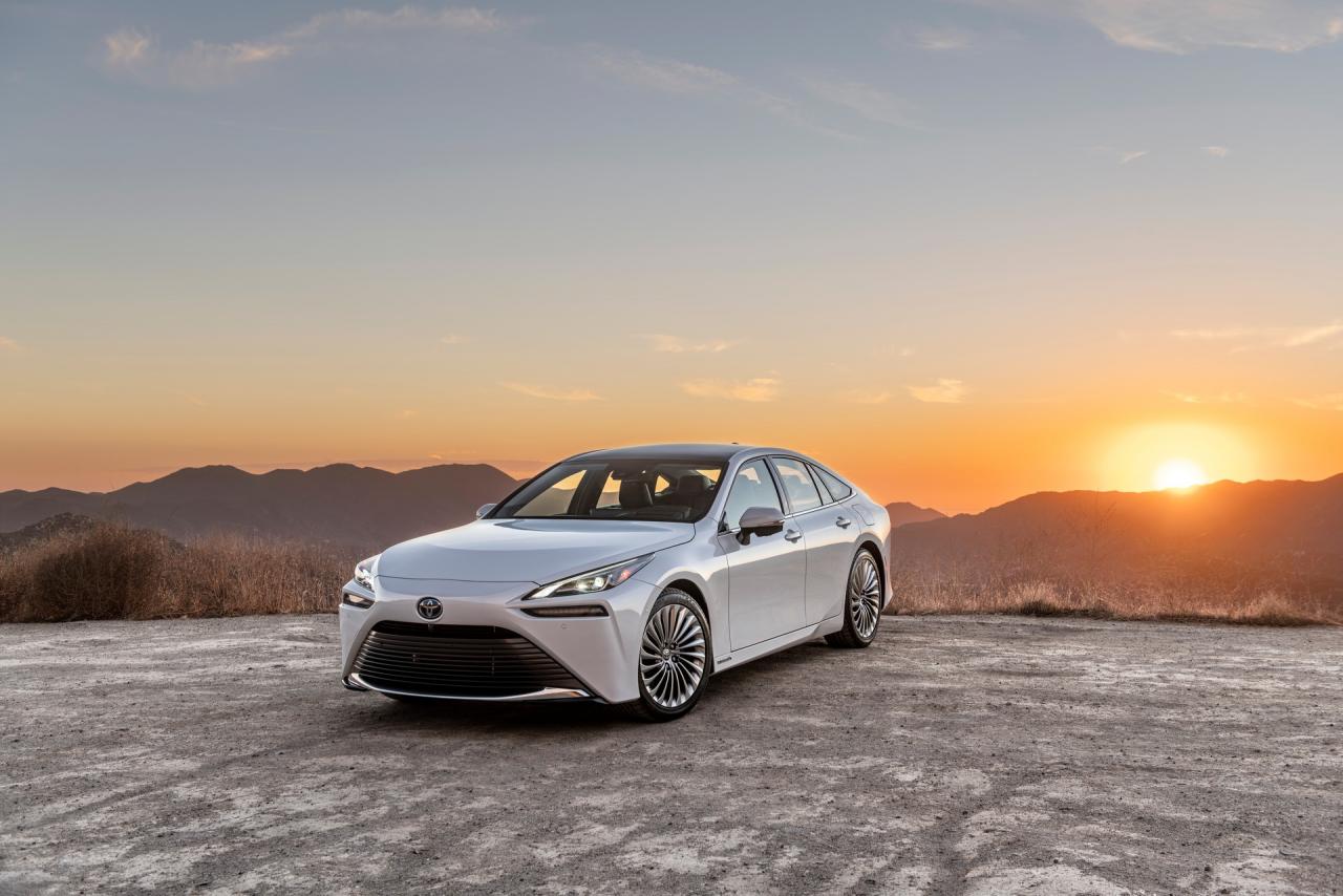 2021-Toyota-Mirai-21.jpg