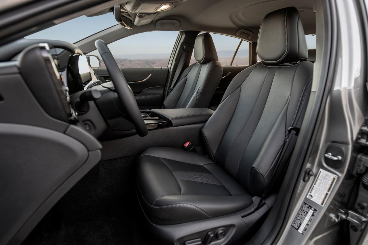 2021-Toyota-Mirai-24.jpg