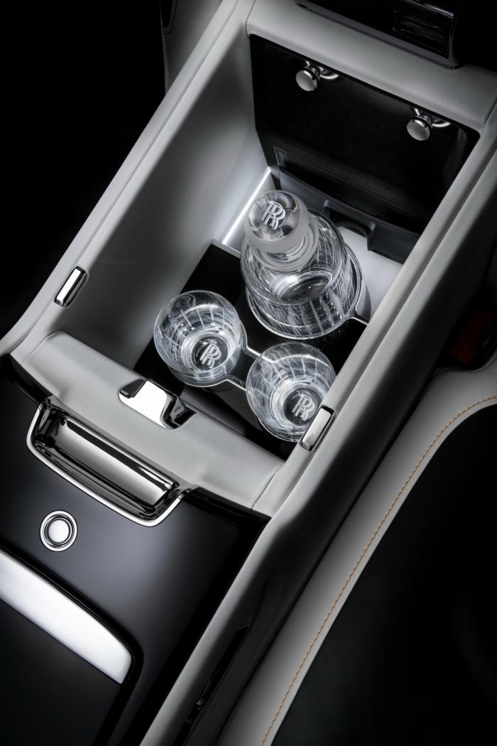 2021-rolls-royce-ghost-extended-lwb-10.jpg