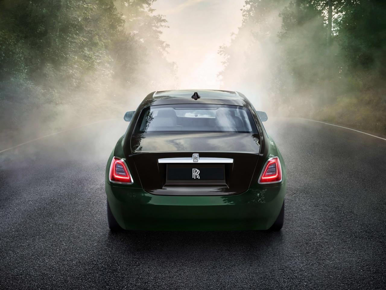 2021-rolls-royce-ghost-extended-lwb-3.jpg