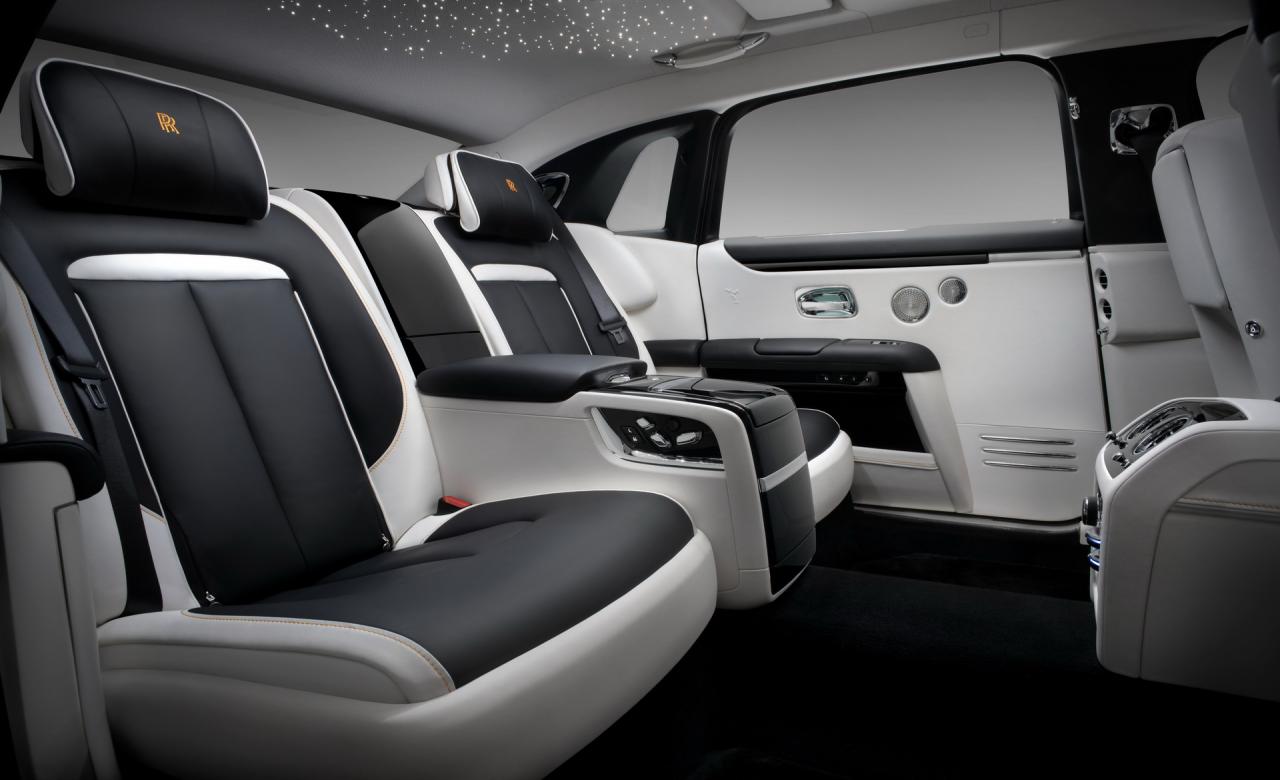 2021-rolls-royce-ghost-extended-lwb-8.jpg
