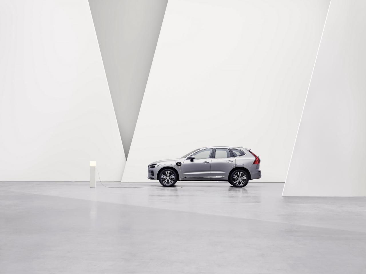 2021-volvo-xc60-europe-7.jpg