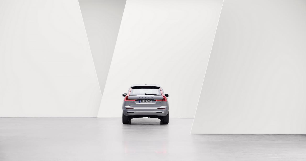 2021-volvo-xc60-europe-8.jpg