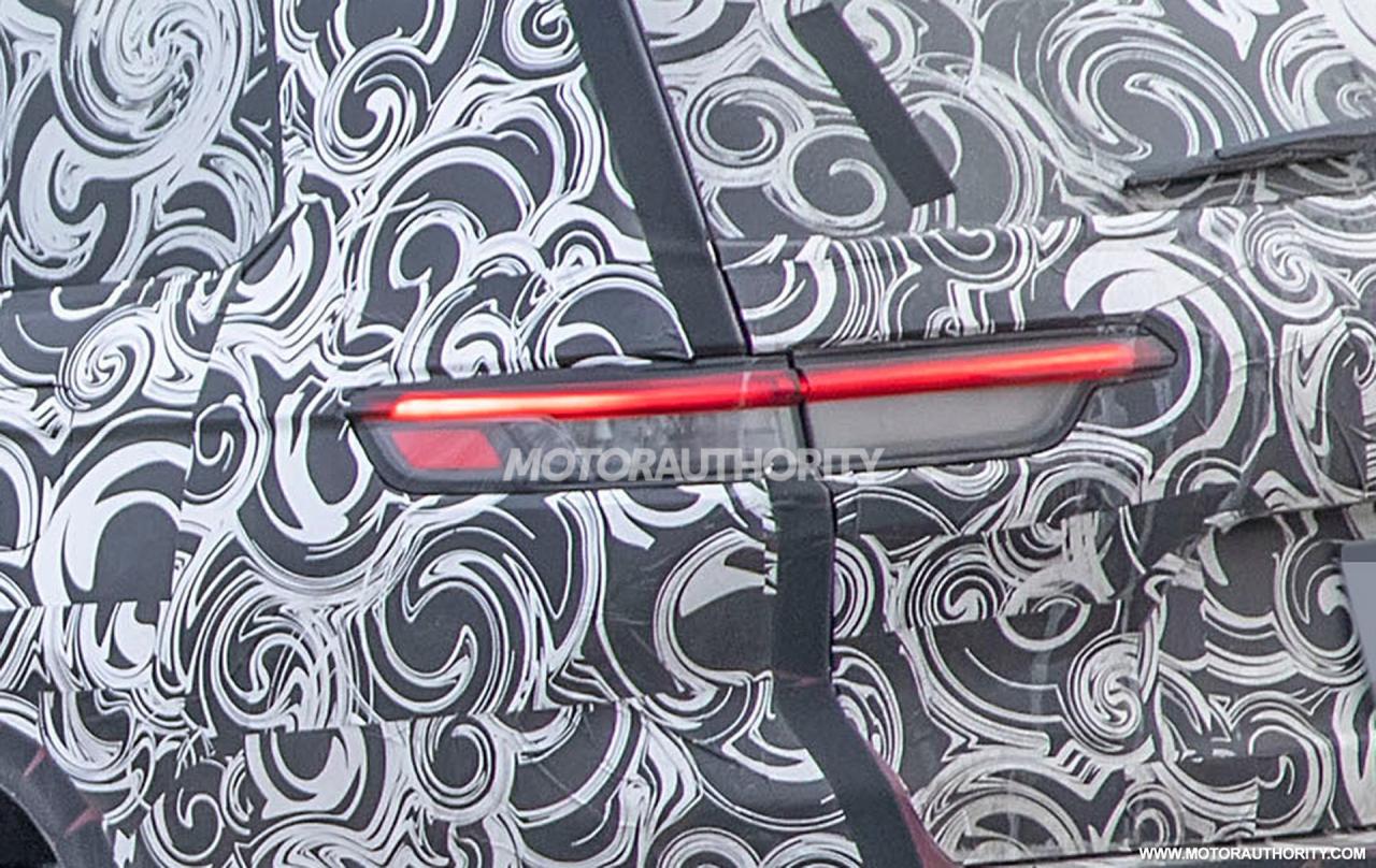 2022-jeep-grand-cherokee-spy-shots--photo-credit-s-baldauf-sb-medien_100775466_h.thumb.jpg.4e9fa87850e62112b26c4624b0415a82.jpg