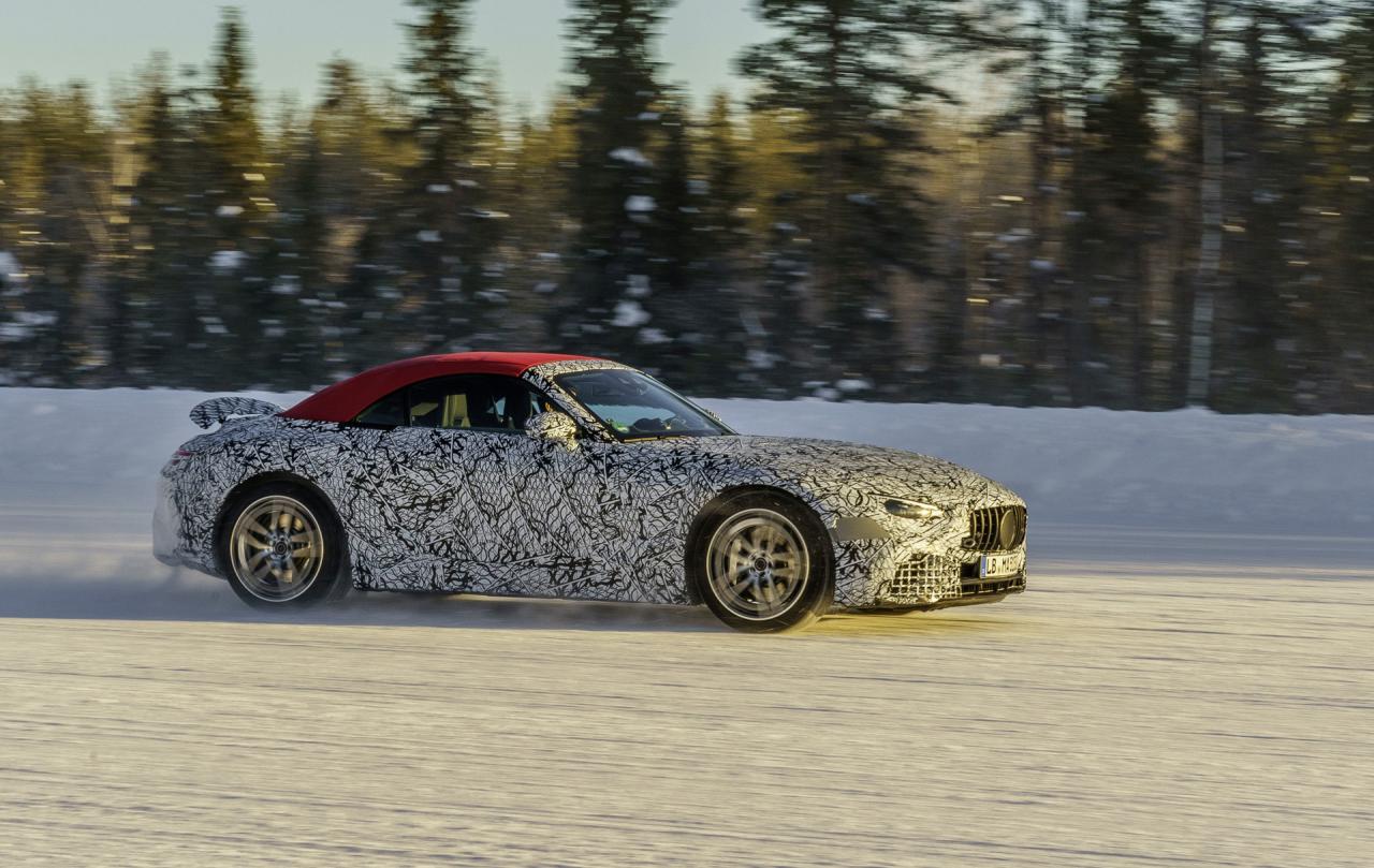 2022-mercedes-benz-amg-sl-prototype_100784685_h.jpg