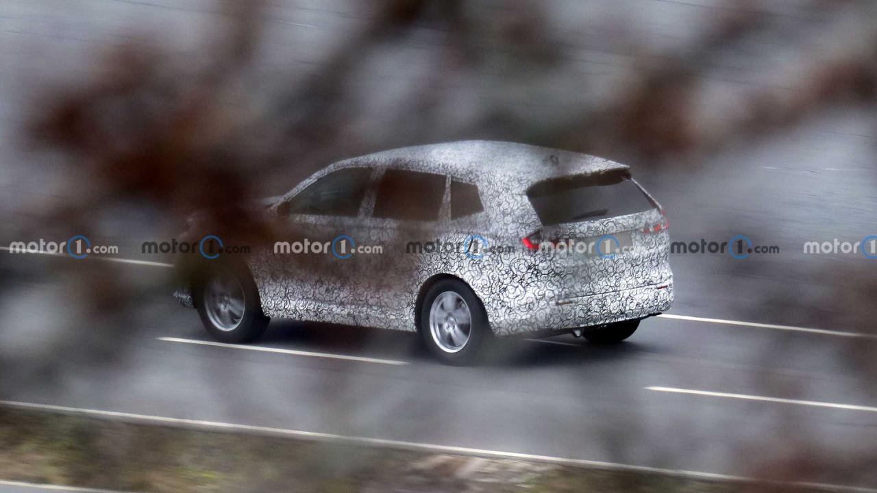2023-honda-cr-v-spy-photo-rear-angle.jpg