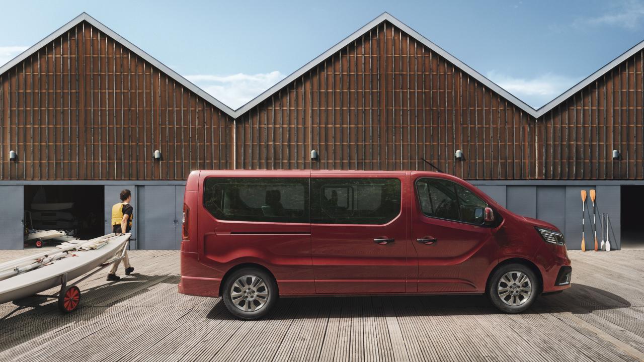 2021 - New Renault Trafic on location (2).jpg
