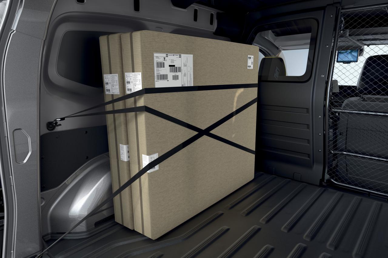 2021 - New Renault Kangoo Van in studio (14).jpg
