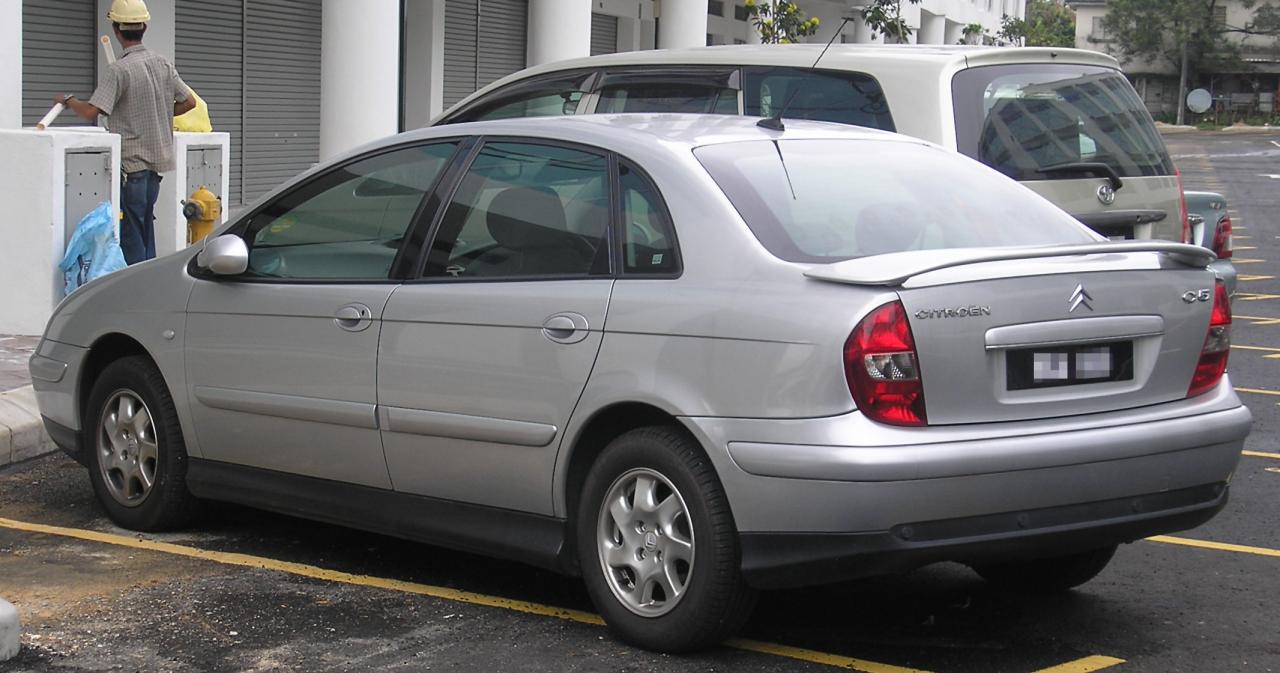 2095094111_Citroen_C5_(first_generation)_(rear)_Serdang.thumb.jpg.d9fec690885a65d34e95e2a393115a3e.jpg