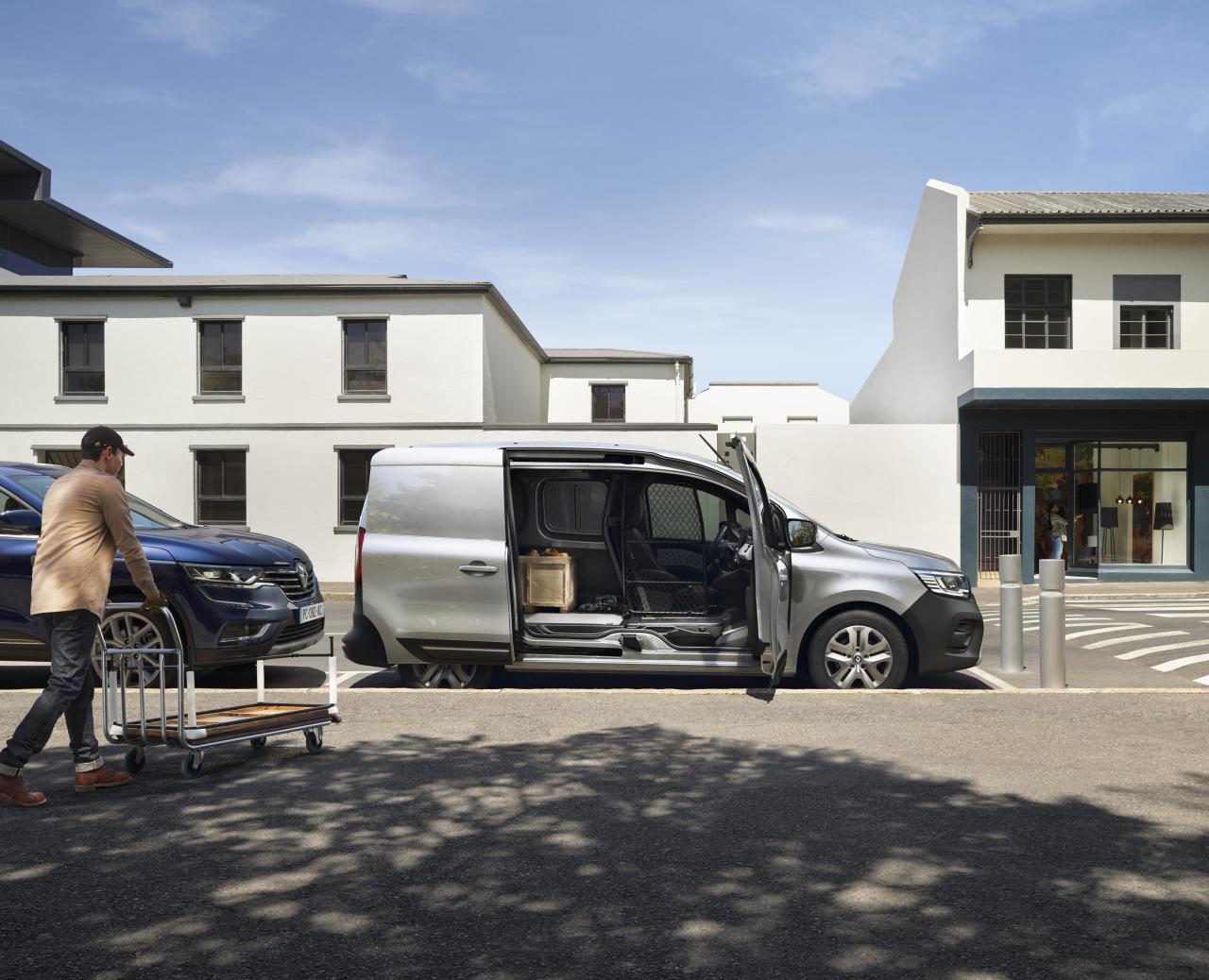2021 - New Renault Kangoo Van on location (3).jpg