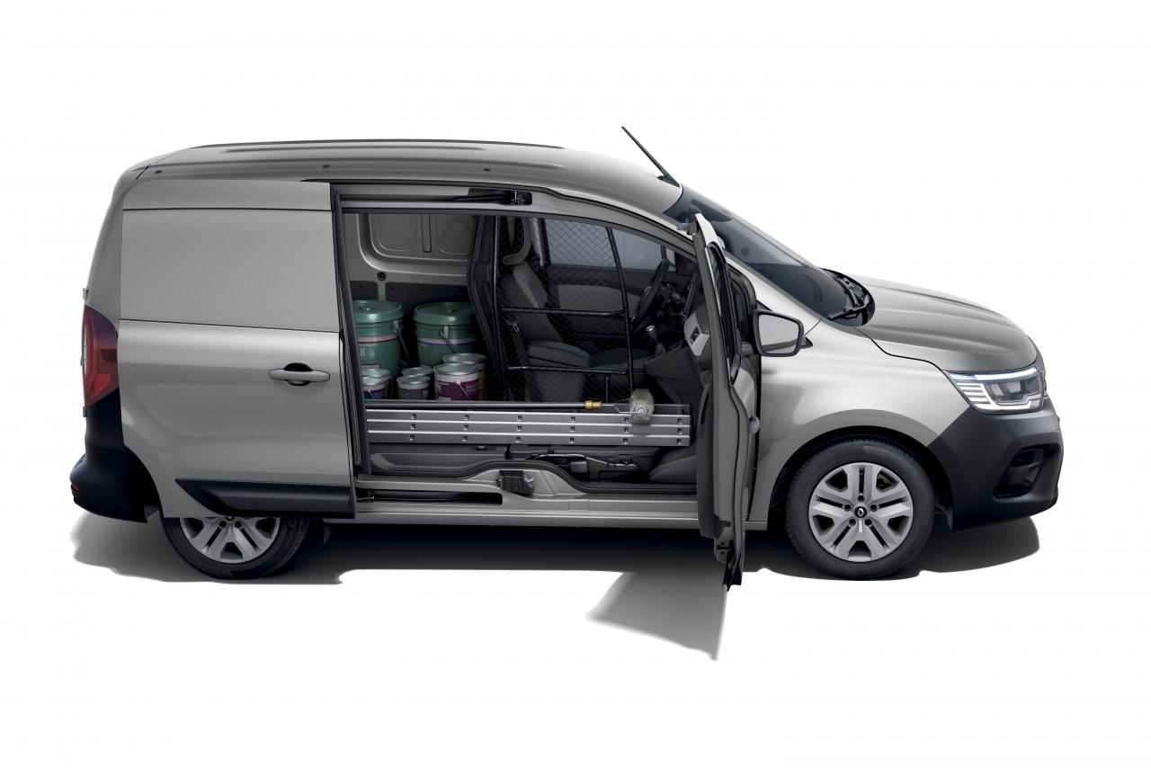 2021 - New Renault Kangoo Van in studio (3).jpg