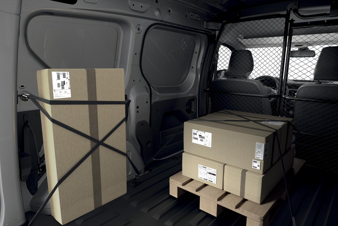 2021 - New Renault Express Van - Studio shoots (9).jpg