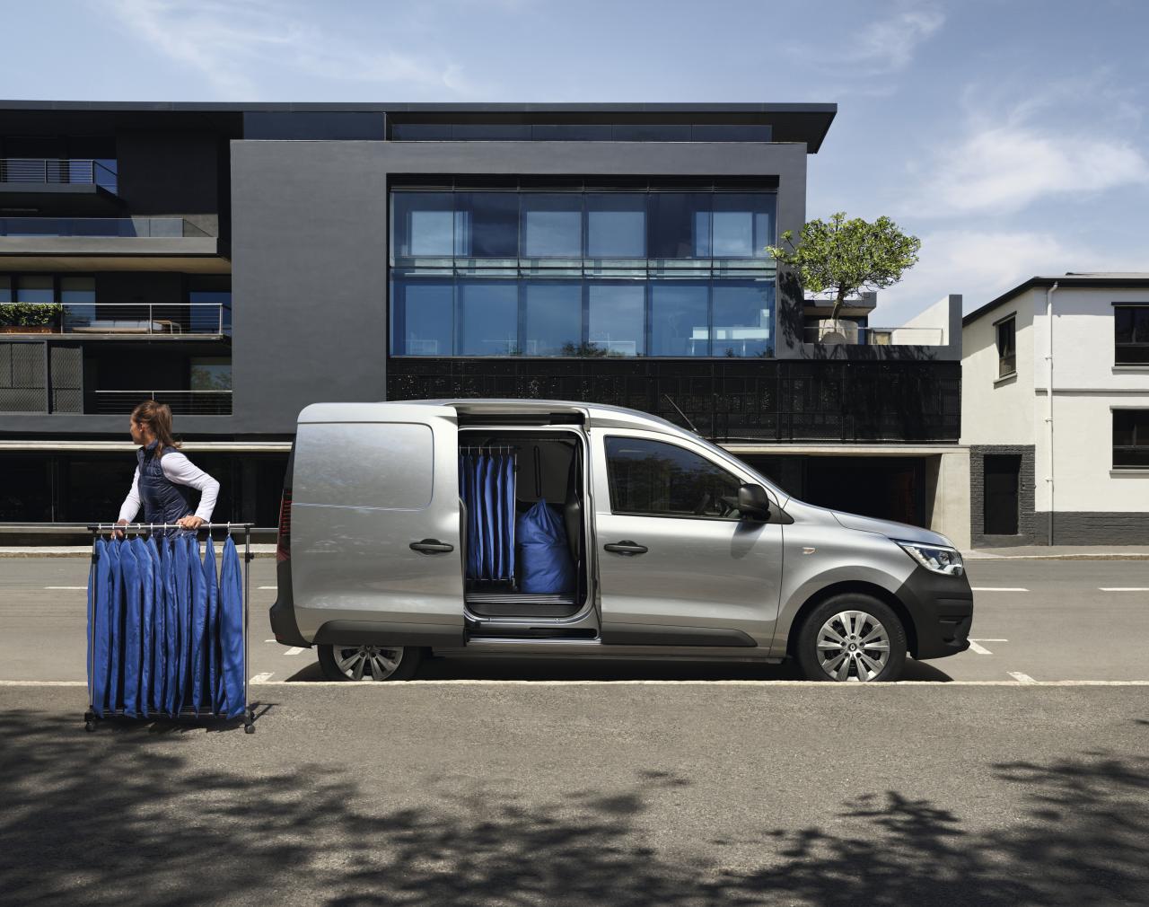2021 - New RENAULT EXPRESS VAN.jpg