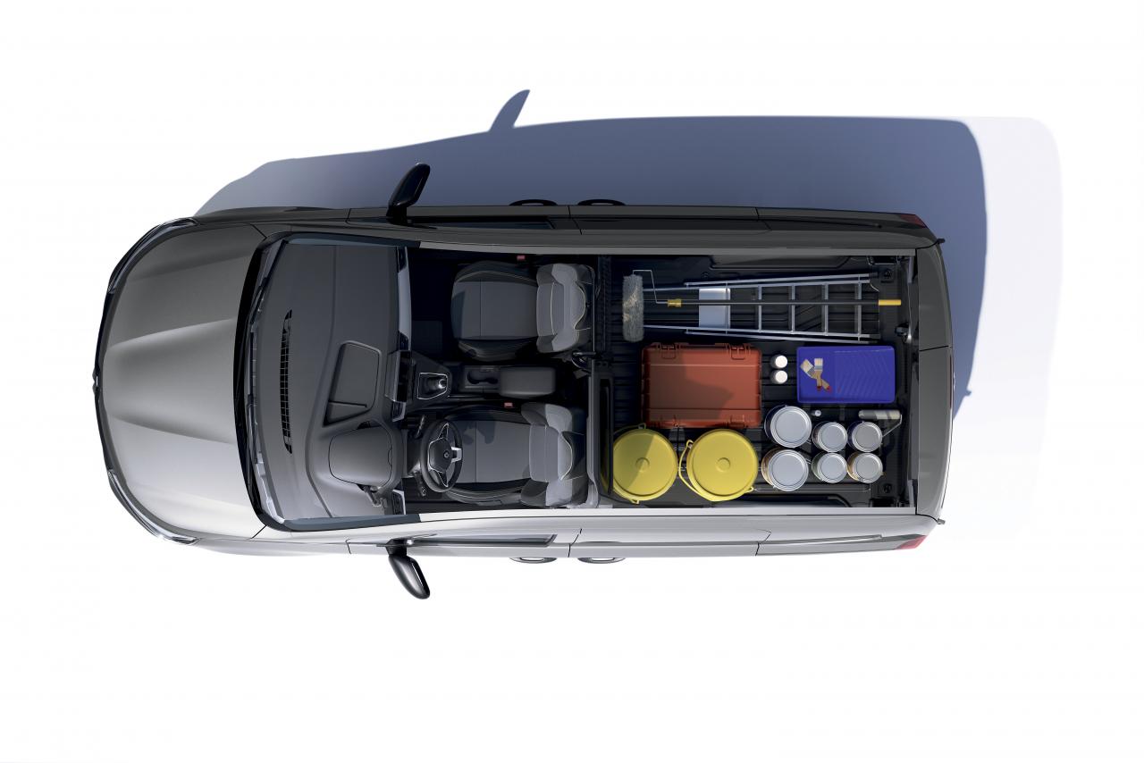 2021 - New Renault Kangoo Van in studio (9).jpg