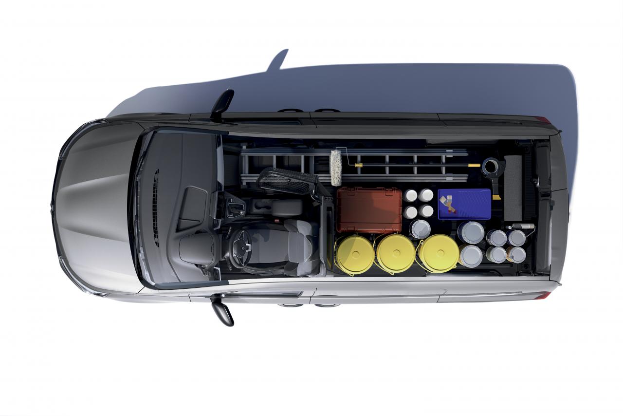 2021 - New Renault Kangoo Van in studio (8).jpg