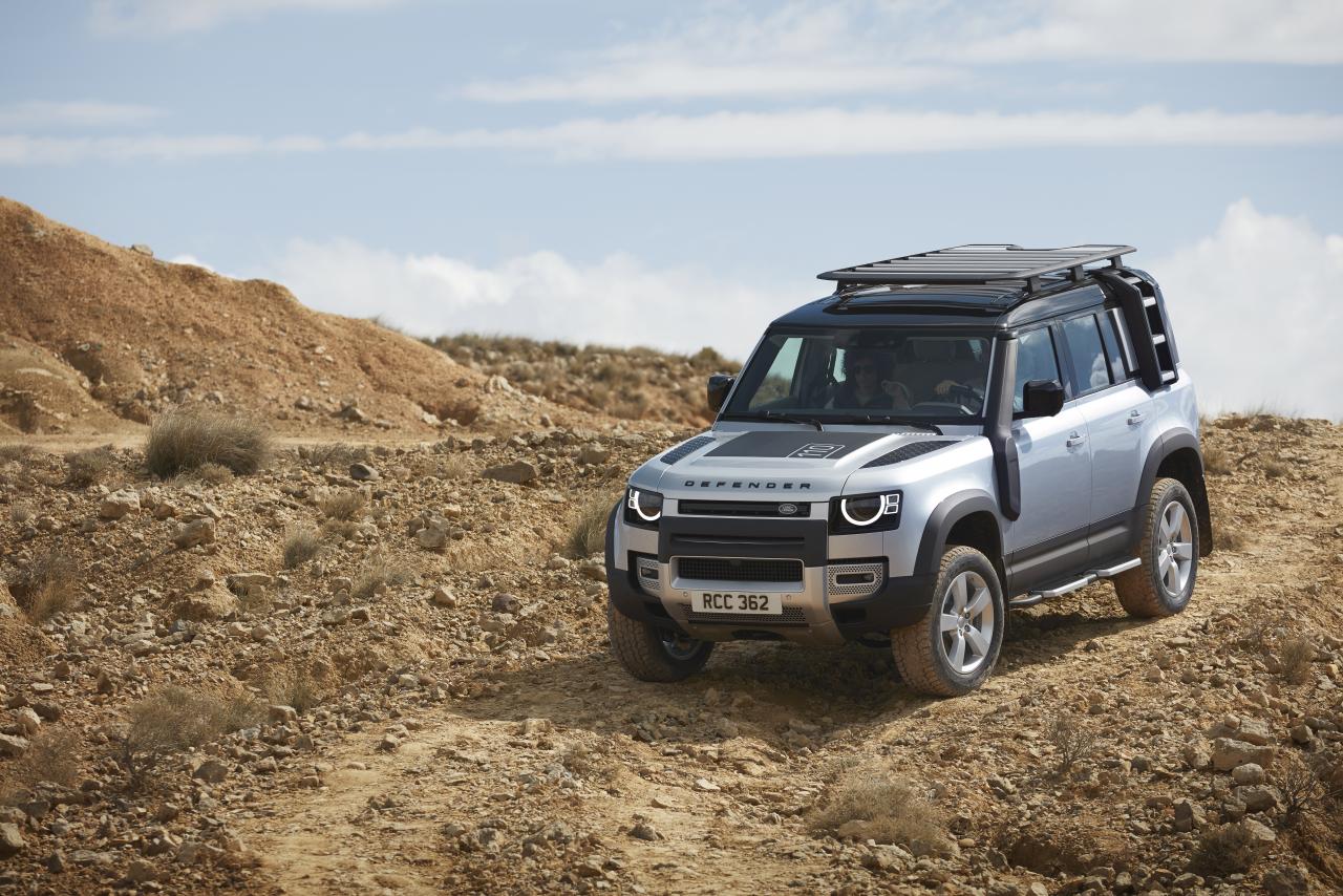 LR_DEF_110_20MY_Off-Road_100919_02.thumb.jpg.babad55916bf254b988481e943d45b34.jpg
