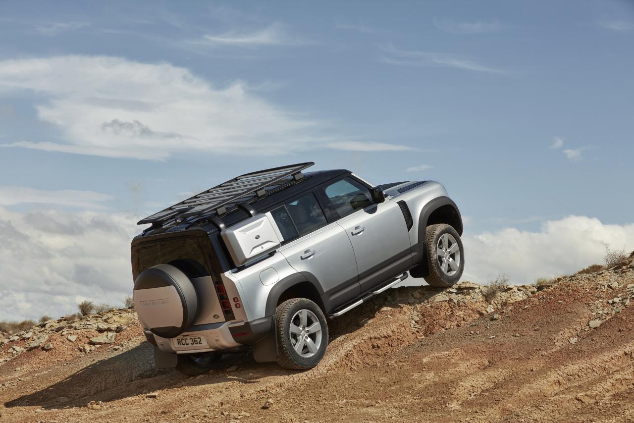 LR_DEF_110_20MY_Off-Road_100919_10.thumb.jpg.52a37143a5495d92cbf4b6aab62b4edc.jpg