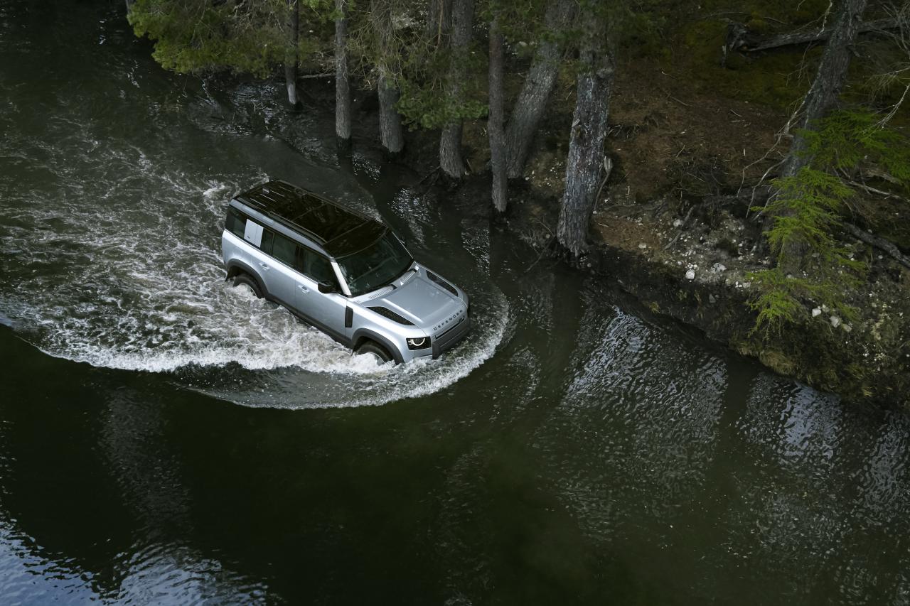 LR_DEF_110_20MY_Off-Road_100919_19.thumb.jpg.d5d2c7d796e925e45146caed20a88756.jpg