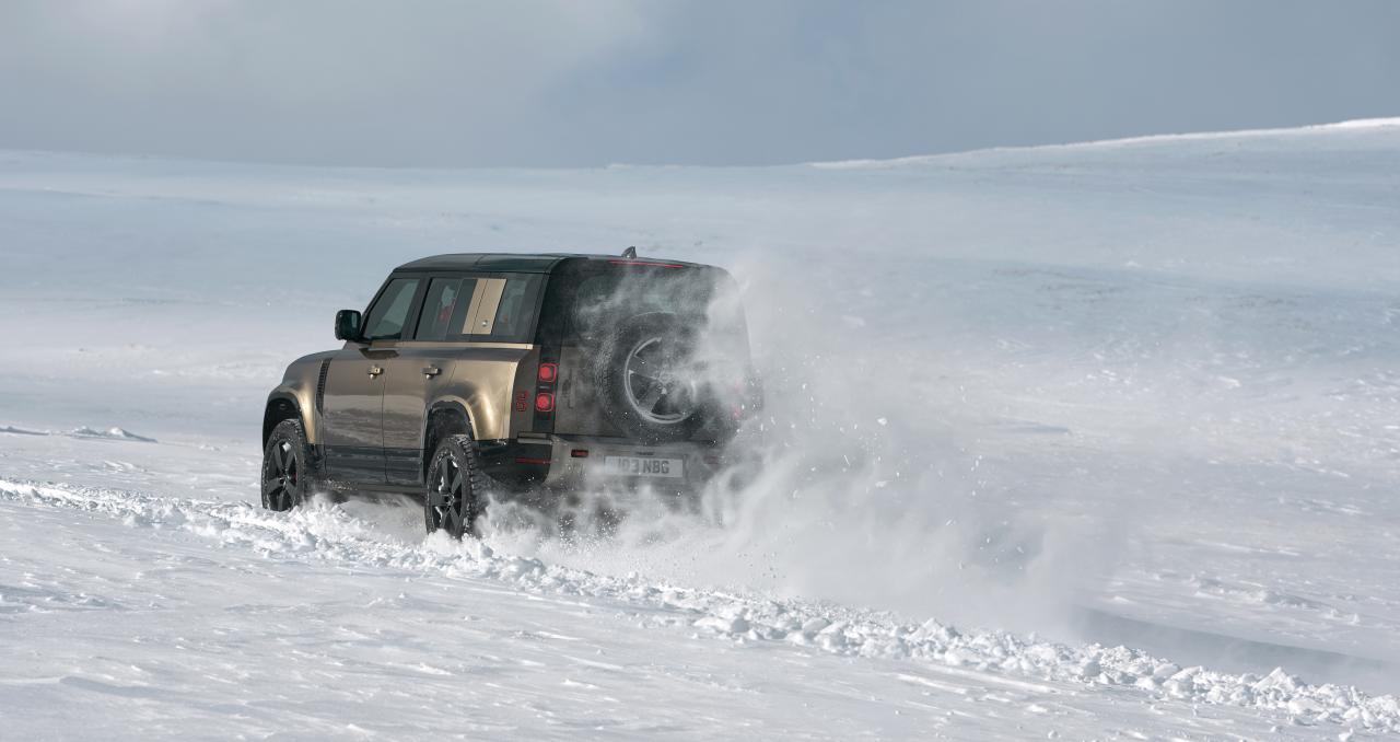 LR_DEF_110_20MY_Off-Road_100919_27.thumb.jpg.2e9a66bfa1f4f5f6f1584a5b3e8bcb4f.jpg