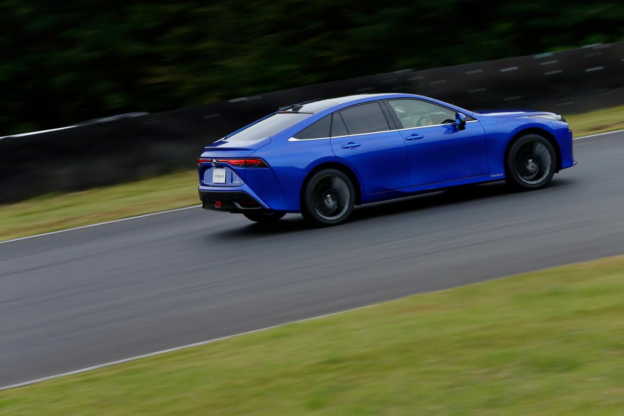Toyota-Mirai-3.jpg