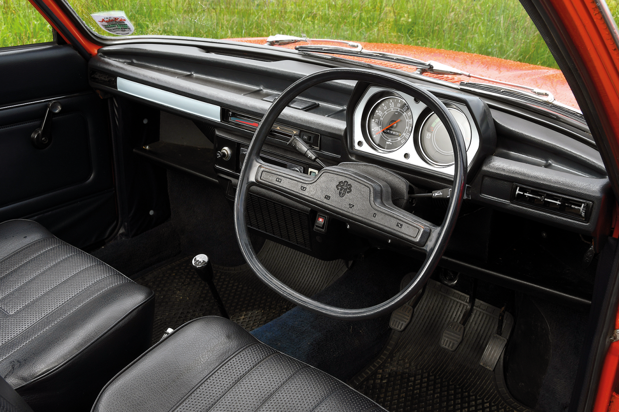 classic_and_sports_car_buyers_guide_austin_allegro_quartic_wheel_JB.png.02dc20a0d9712771450f37670d11abc6.png