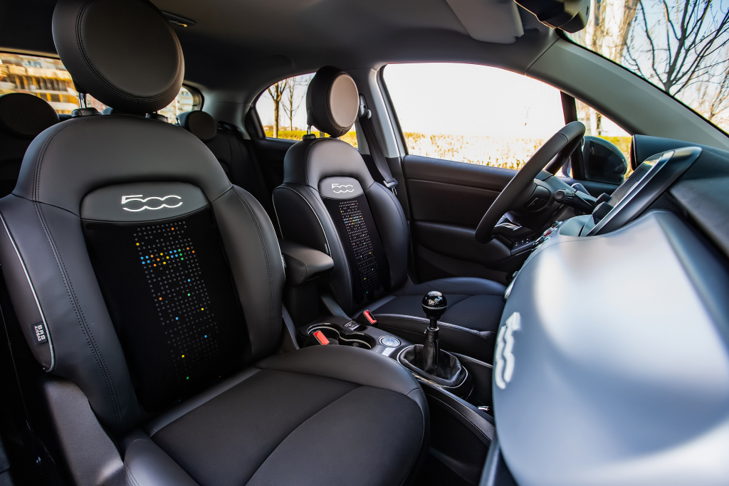 fiat_500x_hey_google_1.jpg.5fc90d675b371c20acba3f9a4c1344d9.jpg