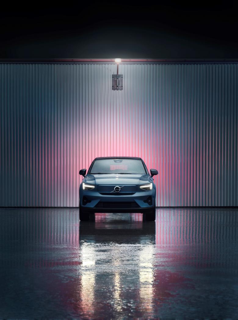 volvo-unveils-sleek-looking-c40-recharge-ev-with-420km-range_29.jpg