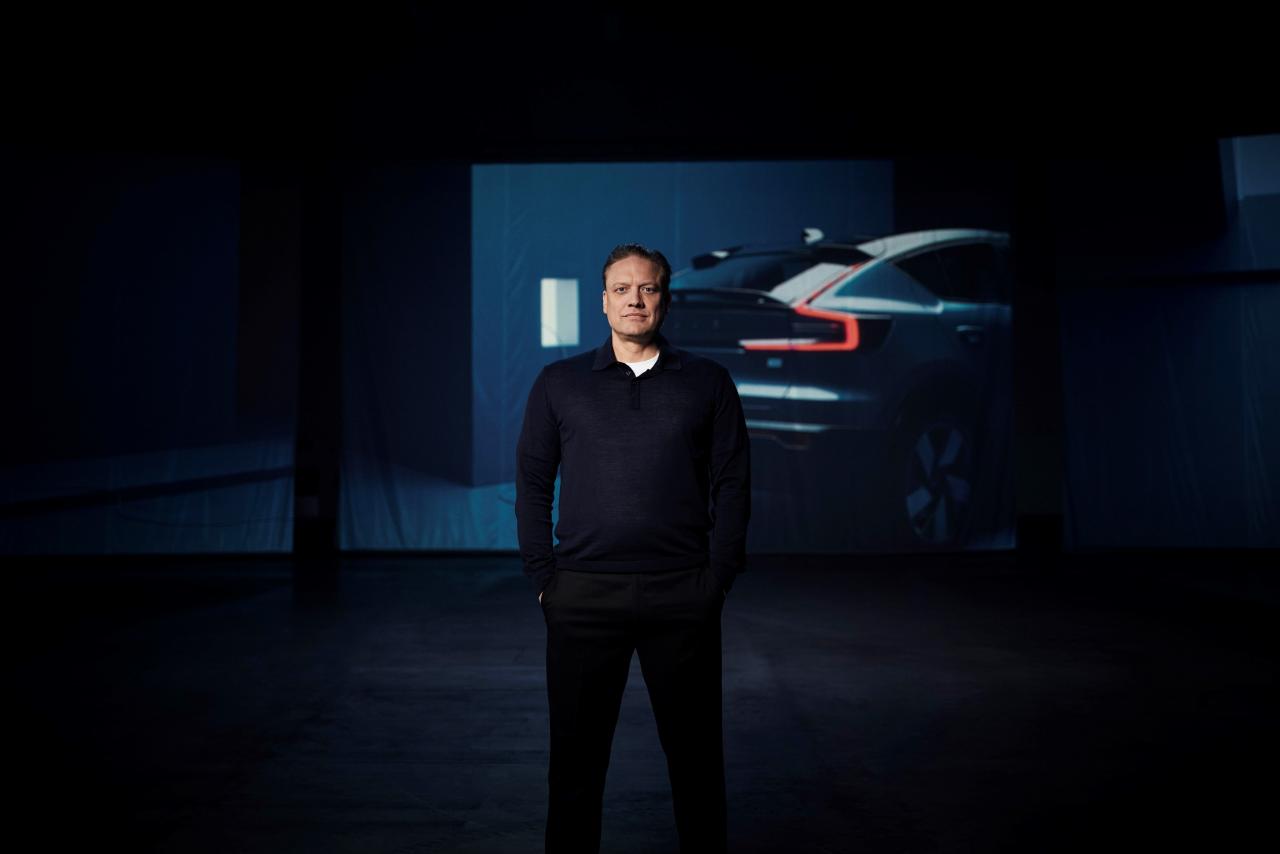 volvo-unveils-sleek-looking-c40-recharge-ev-with-420km-range_55.jpg