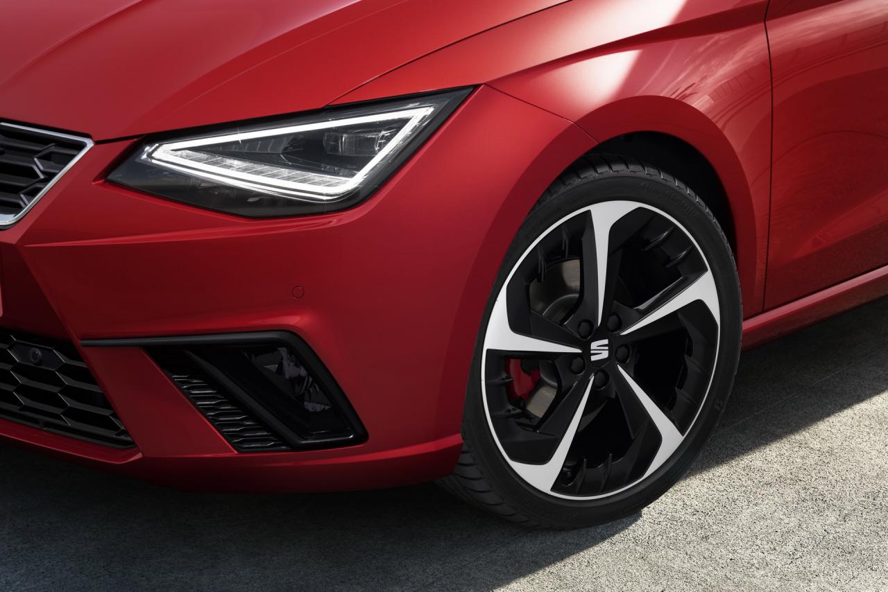 10-SEAT-Ibiza-FR-Desire-Red-H.jpg