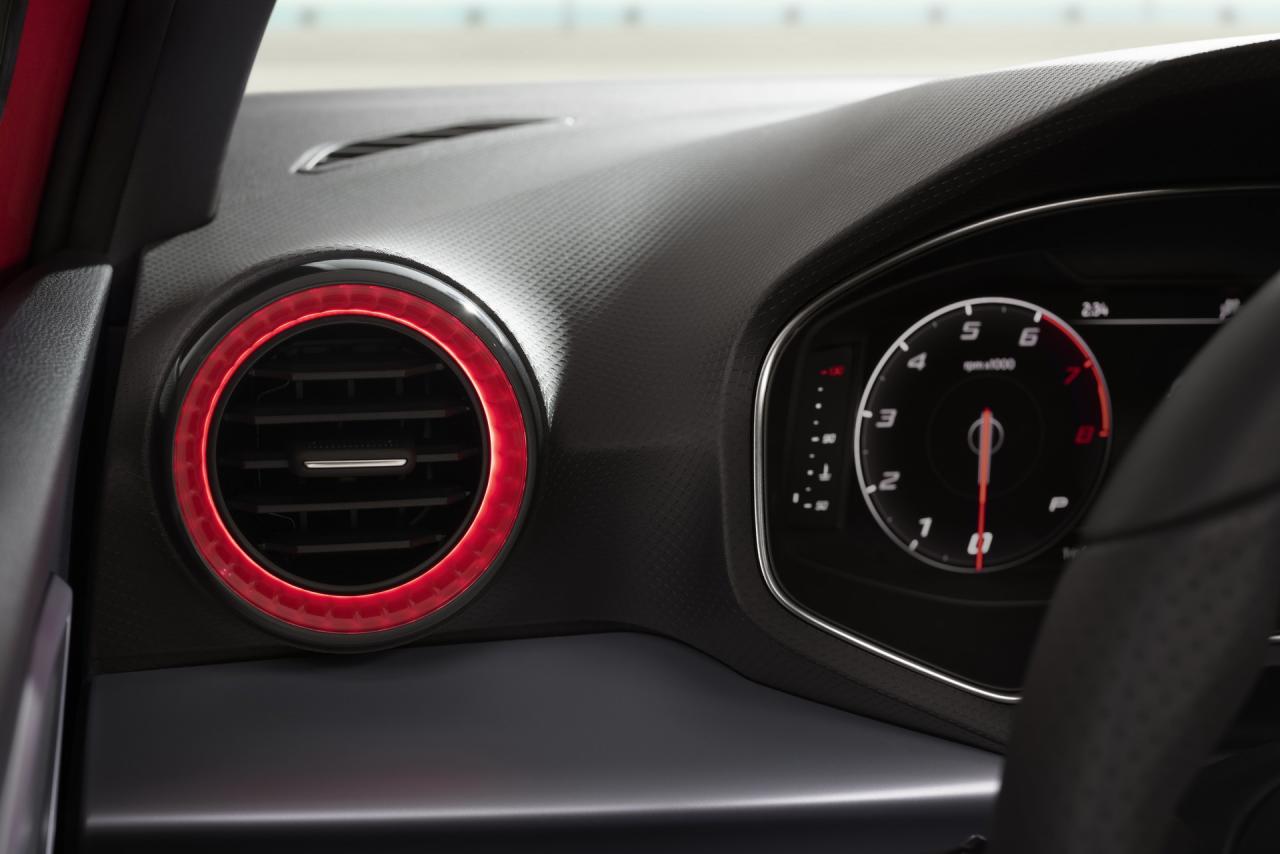 14-SEAT-Ibiza-FR-Desire-Red-H.jpg
