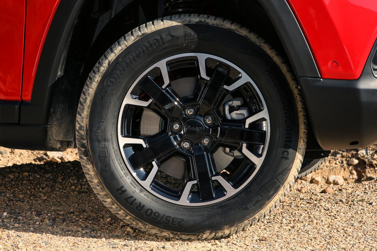 1623830709_12.NewJeepCompassTrailhawk4xe.thumb.JPG.a2ef6b08cda3e037a2eb5a2c1544430e.JPG