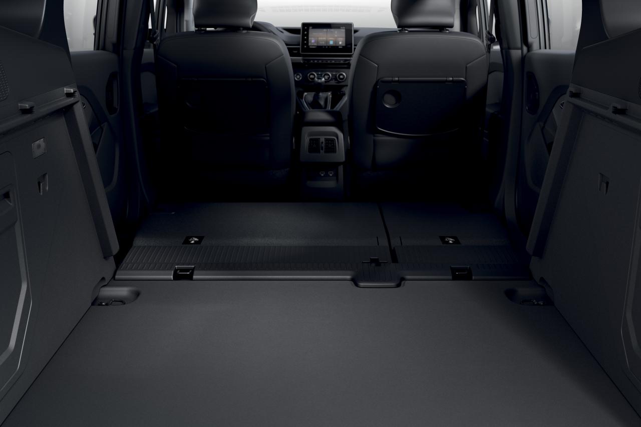 2021 - New Renault Kangoo - In studio (10).jpg