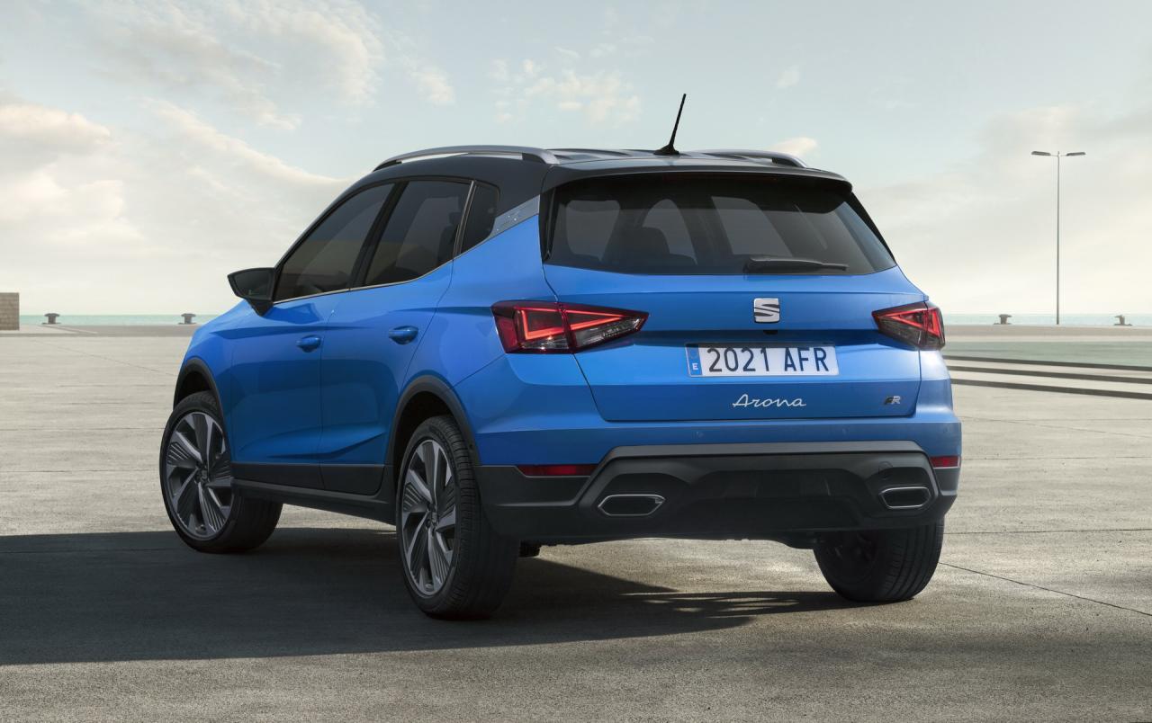 2021-SEAT-Arona-FR-Saphire-Blue-2.jpg