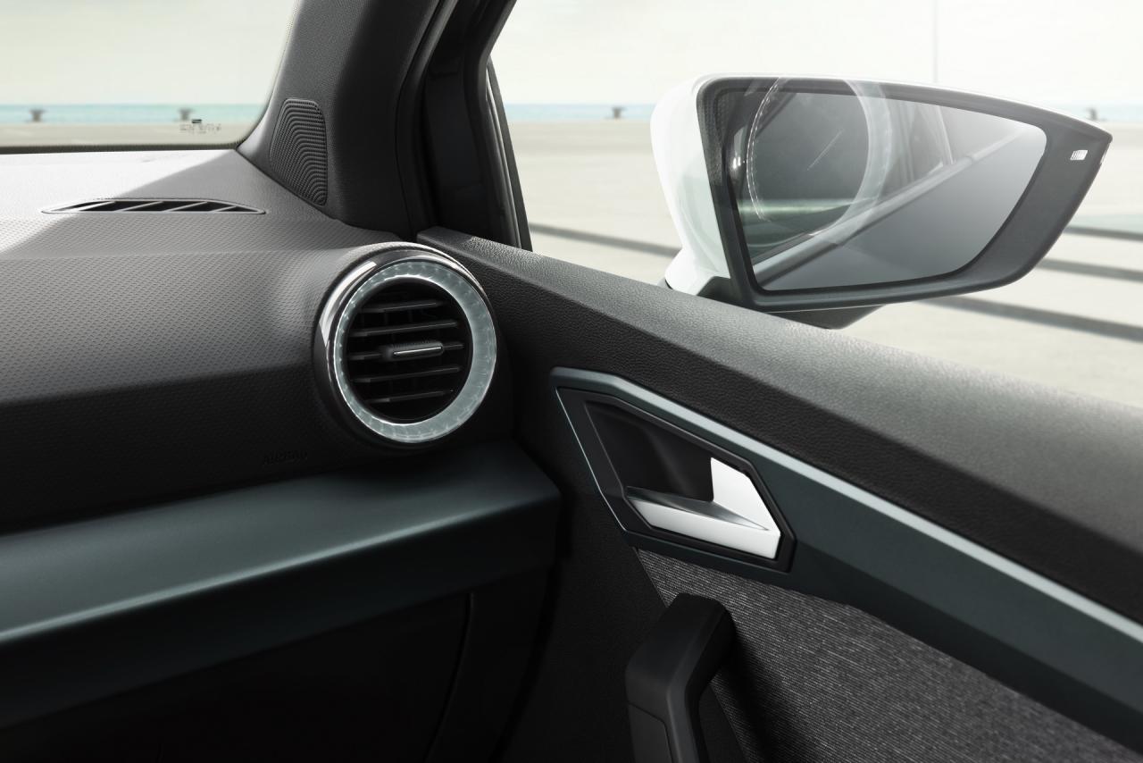 2021-SEAT-Arona-Xperience-Dark-12.jpg