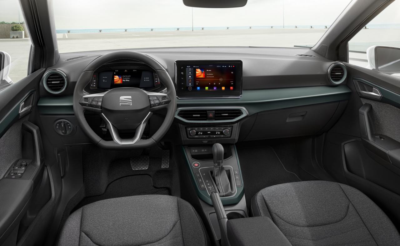 2021-SEAT-Arona-Xperience-Dark-13.jpg