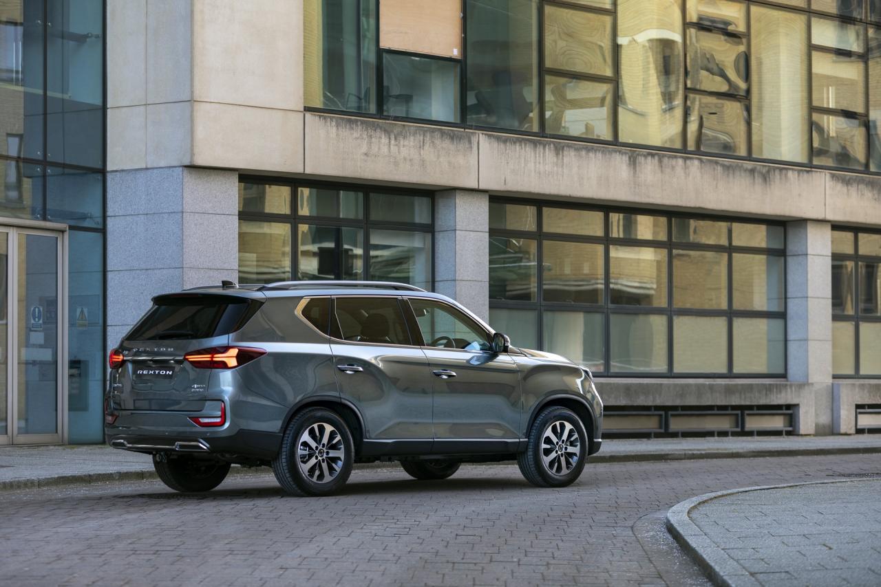 2021-SsangYong-Rexton-02.jpg