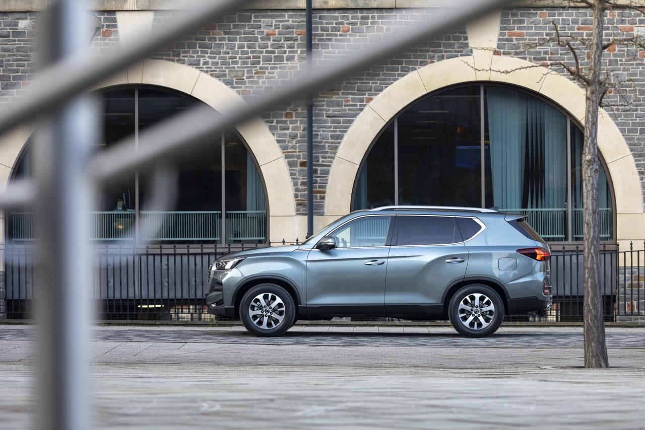 2021-SsangYong-Rexton-04.jpg