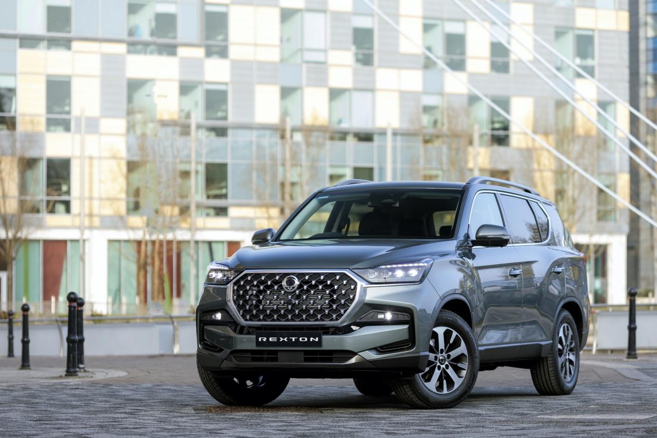 2021-SsangYong-Rexton-05.jpg