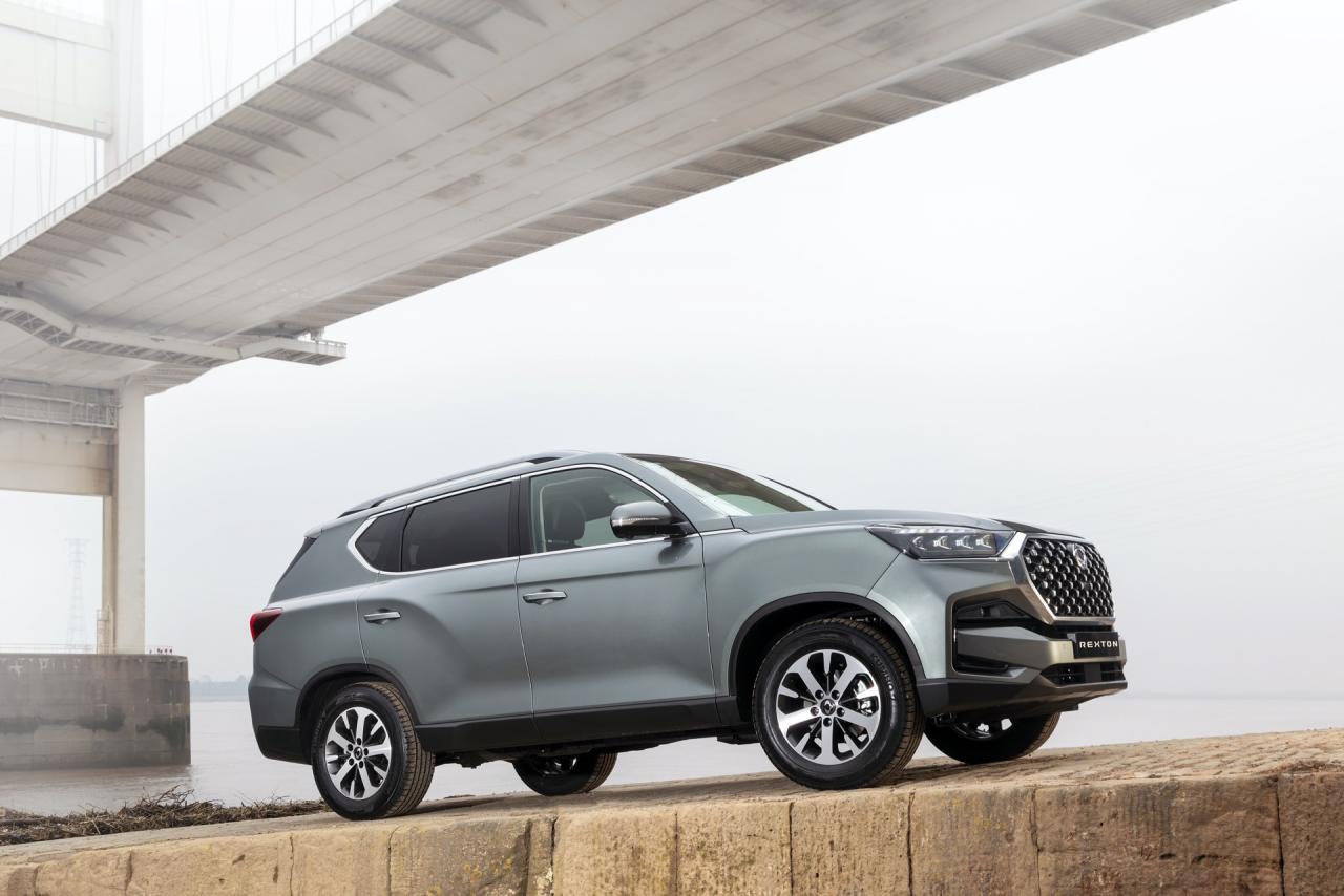 2021-SsangYong-Rexton-12.jpg