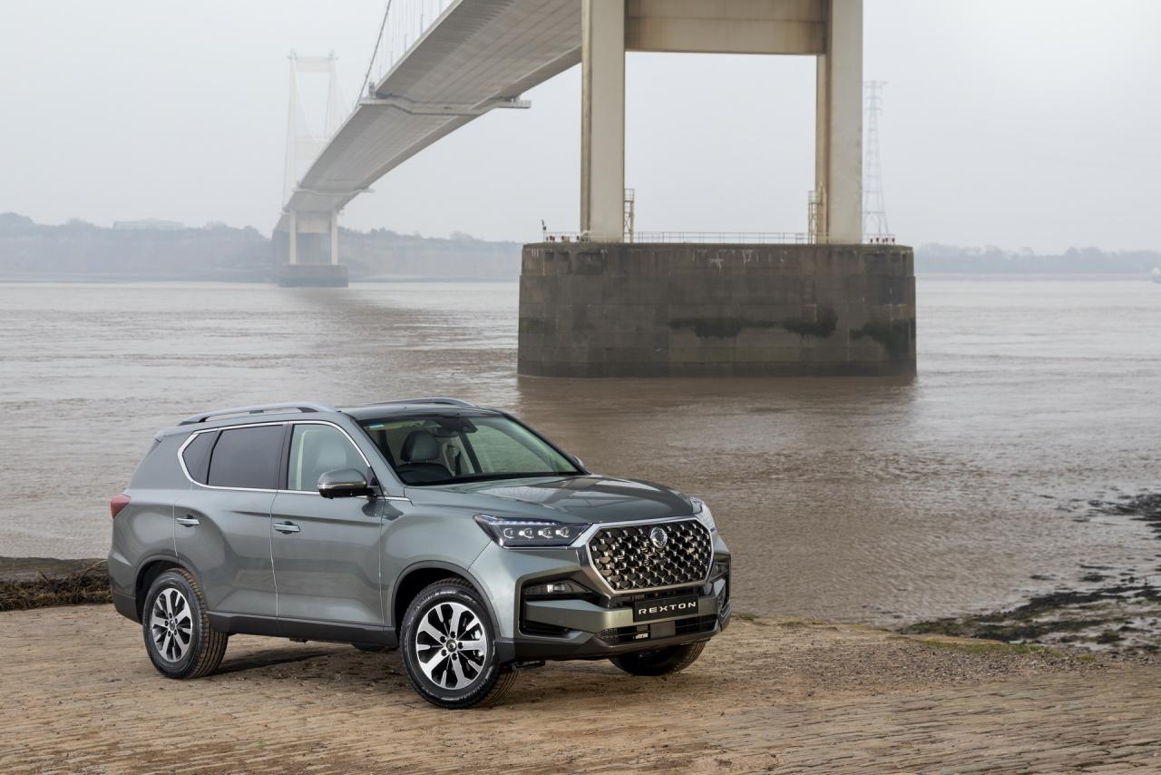 2021-SsangYong-Rexton-14.jpg