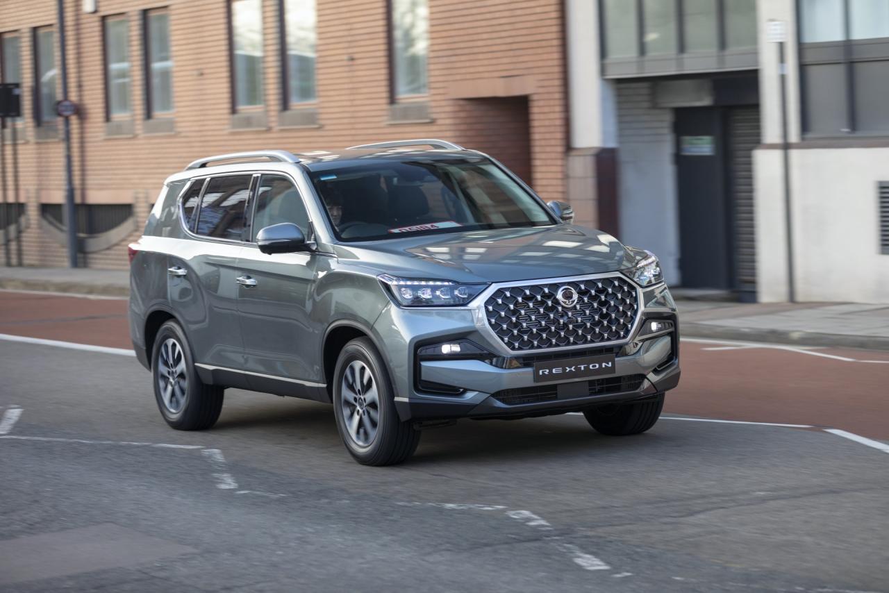 2021-SsangYong-Rexton-21.jpg