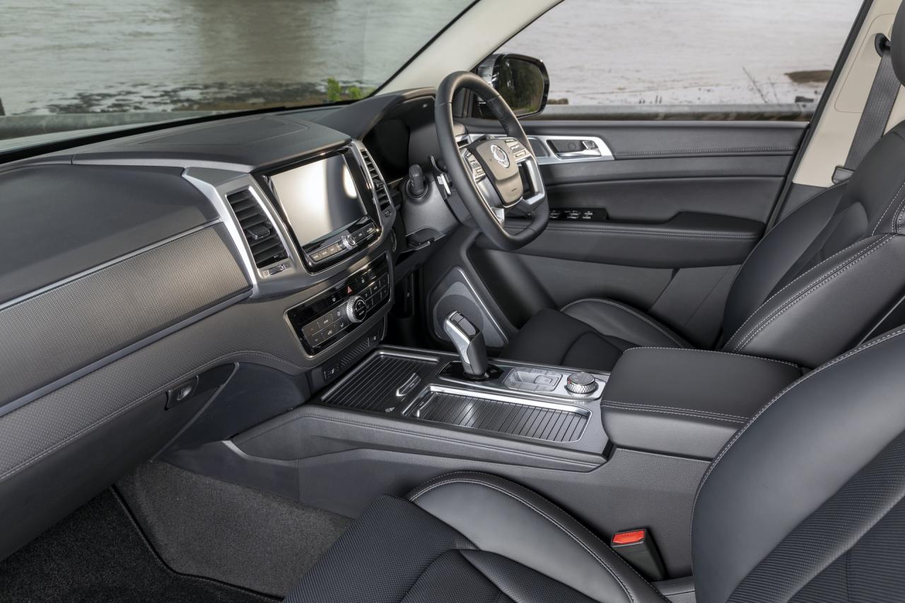 2021-SsangYong-Rexton-38.jpg